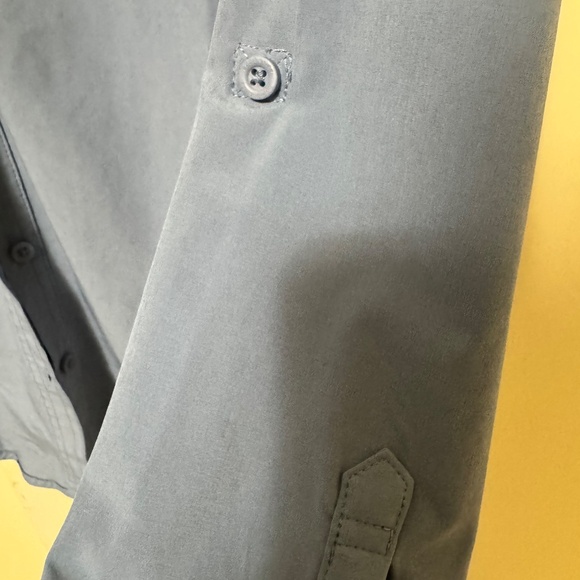 Eddie Bauer Women’s Classic-Fit Button-Front Shirt (Size M) - Picture 4 of 4